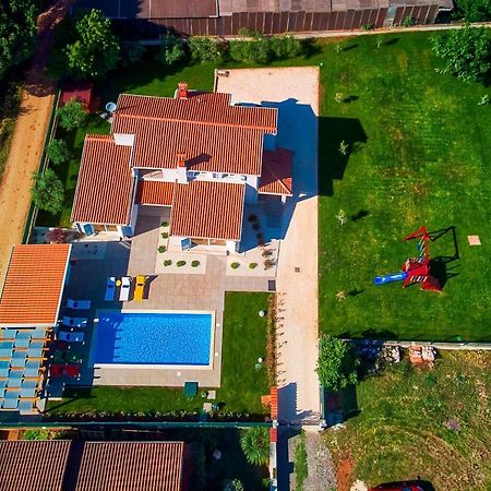 Family-Villa Captains House, Beheizter Pool Und Riesiger Garten Fažana Exterior foto